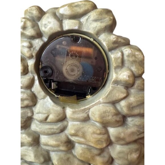 Wolf Figurine Quartz Clock On Stone Base With Three Wolves - Picture 5 of 9